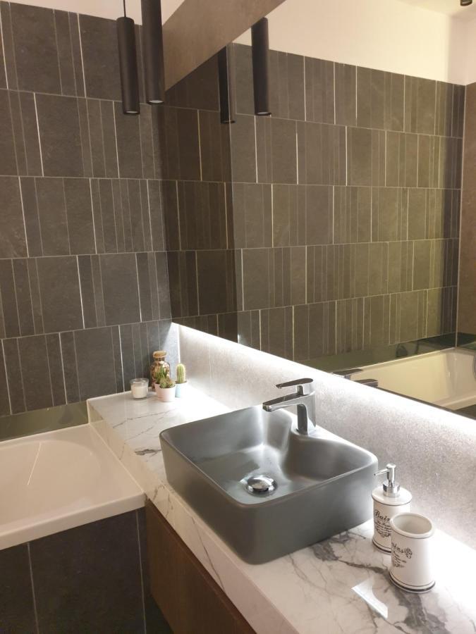 Qualis Apartament Braszów Zewnętrze zdjęcie